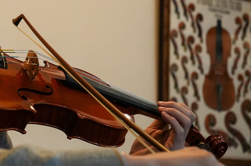 ヴァイオリン弓の選び方：値段 重さ 材質、試奏を通して - 株式会社 Sakamoto Violins